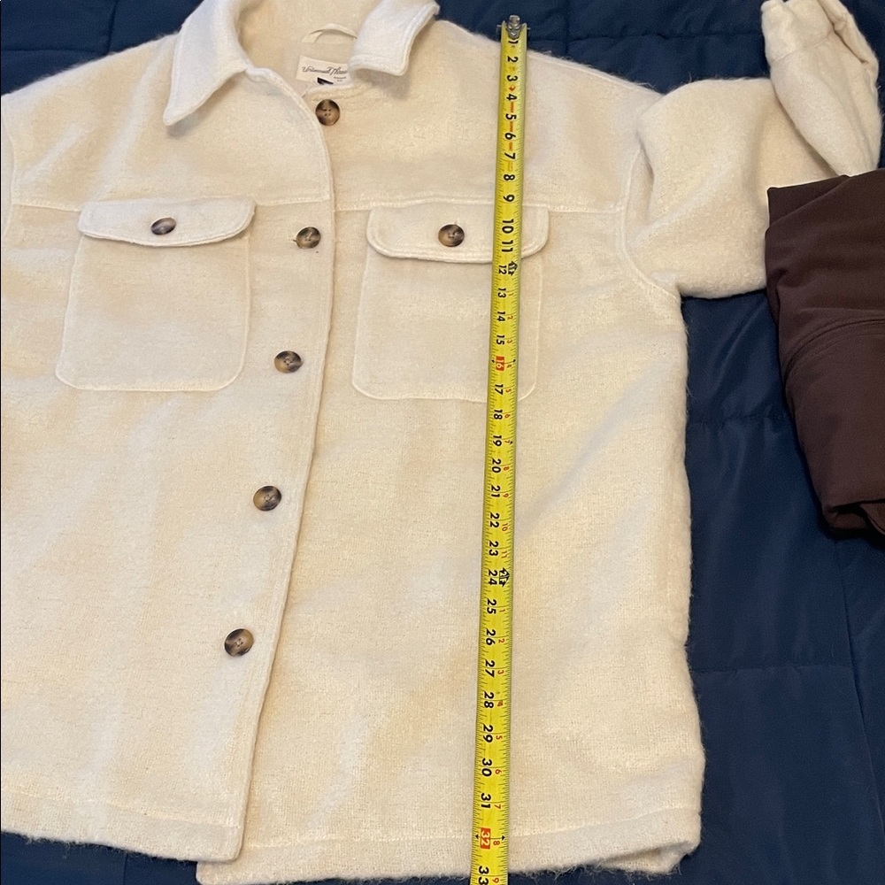 Universal Thread Cream shacket fuzzy Jacket unwor… - image 11